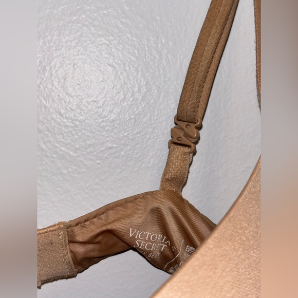 Victoria's Secret Very Sexy Shimmering Nude Lustrous Push up Bra - Picture 4 of 12